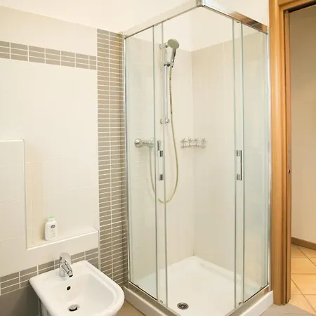 Apartman Giardino Privato Relax Sul Di 2 Camere-vicino Ospedale Moriggia - Wi-fi E Parcheggio